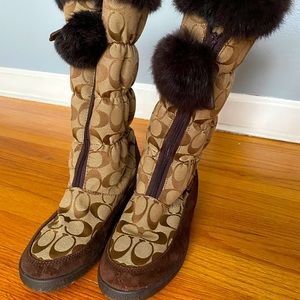 Coach Fur Snow boots with front zipper size 7.5